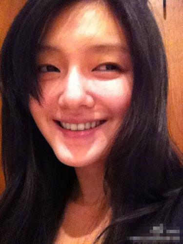 女生自拍的杀伤力娱乐吃瓜,自拍杀手！揭秘女生自拍背后的娱乐吃瓜风云