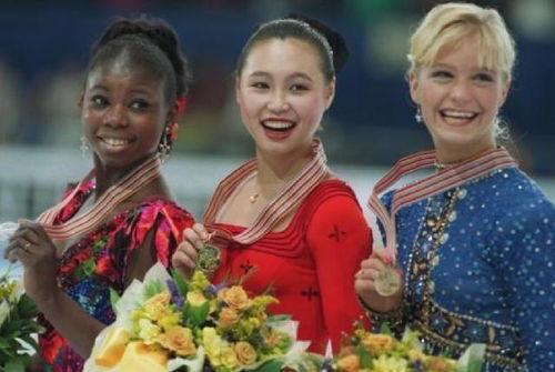 中国网友吃瓜娱乐圈,中国网友的“吃瓜”狂欢